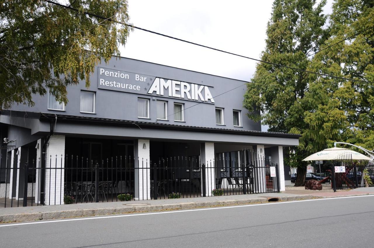 Restaurace A Hotel Amerika ฮาวิรอฟ ภายนอก รูปภาพ